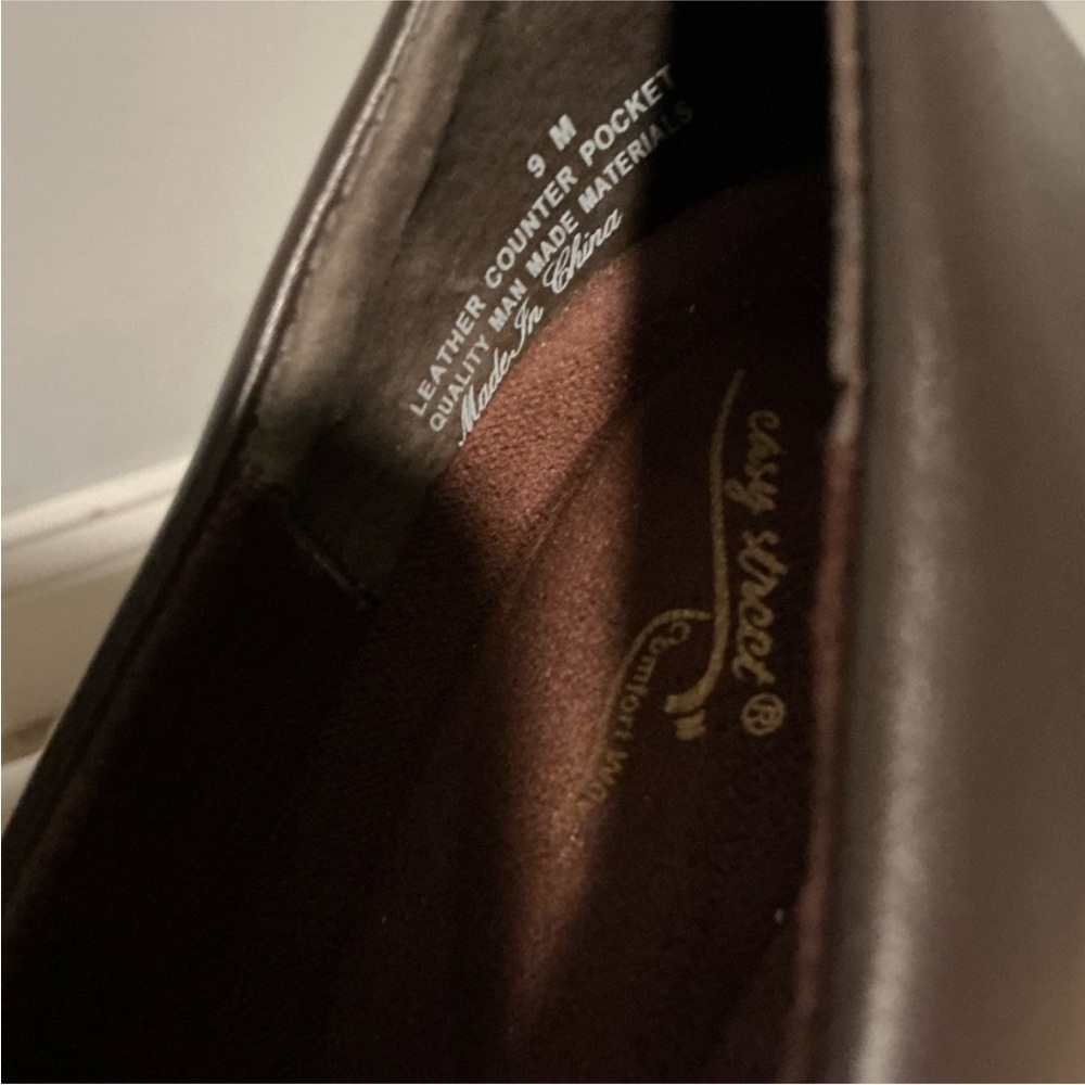 Easy Street Black Loafers with Textured Design - Picture 5 of 5